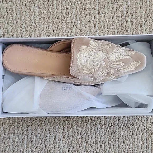 Shoes, Carolina Embroidered Mule - Picture 2 of 3